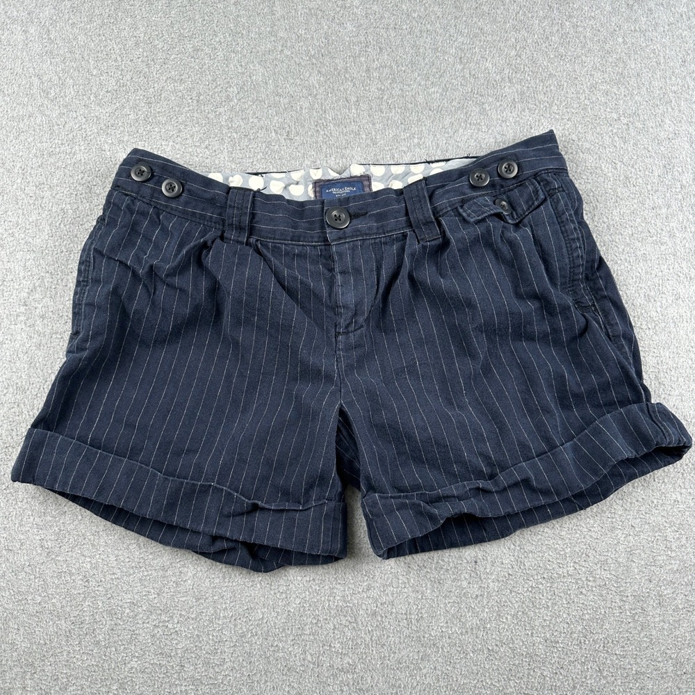 American Eagle Shorts Womens 6 Pinstripe Navy Blue Cuffed Cotton